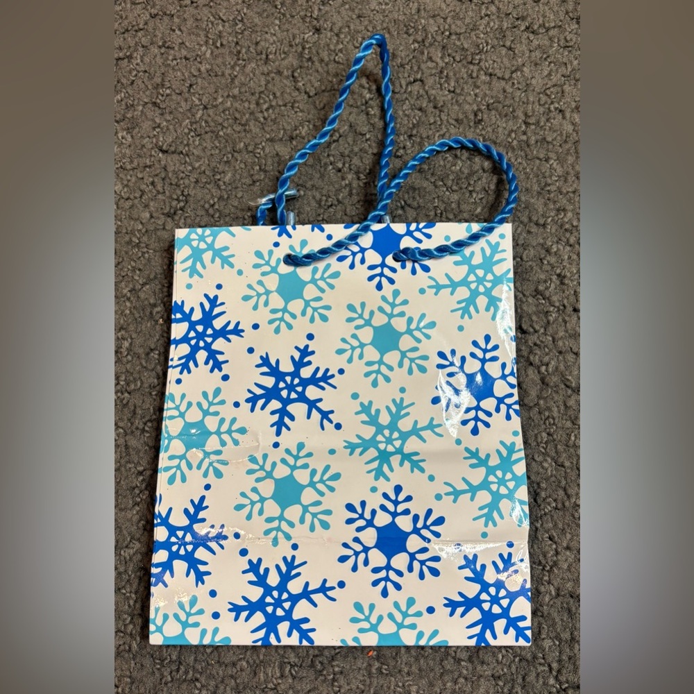 Hallmark White Blue Snowflake Gift Bag 5.5” x 6.5” x 3”